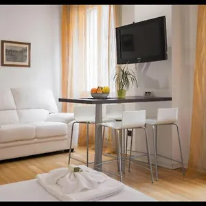  Apartment Dreaming Italy